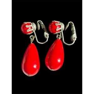 Vtg MCM Cherry Red LuciteTeardrop Dangle Clip On Earrings 1.5” Drop